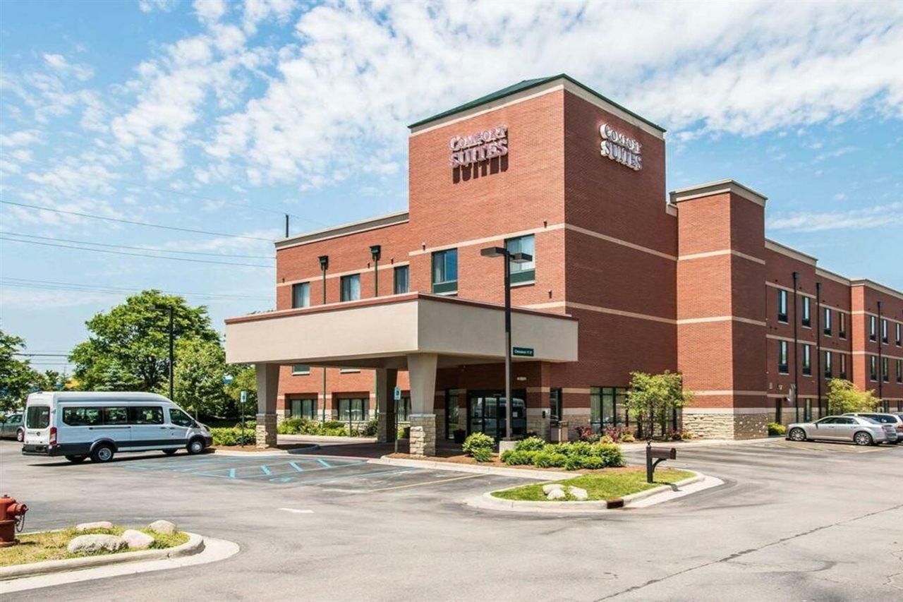Comfort Suites Canton - Detroit Exterior photo